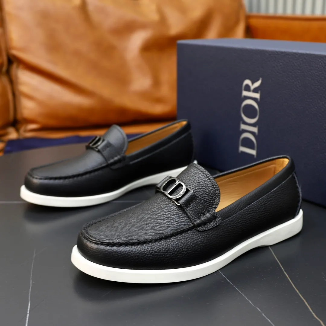 Ex-factory price: 540🙅‍♂️🙅‍♂️🙅‍♂️ Brand: Dior DIOR Standard code: Men's code 38/44 (45 can be customized) Grade: Same as the official website Material: Original cowhide stitching, cowhide lining, original TPU wear-resistant soft outsole Style categories: Leisure and sports version, footwear for driving, young fashion, European and American trends, British style Color: actual picture color